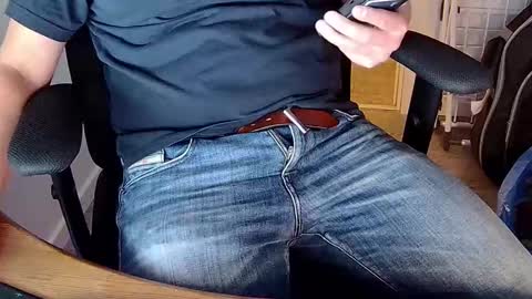 Snapshot of sneakybill82 chatting on 09.23.25 Sneakybill online show from 09.23.25