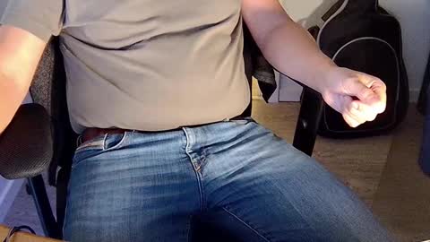 Snapshot of sneakybill82 chatting on 09.29.25 Sneakybill online show from 09.29.25