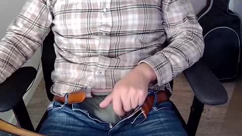 Snapshot of sneakybill82 chatting on 10.20.25 Sneakybill online show from 10.20.25