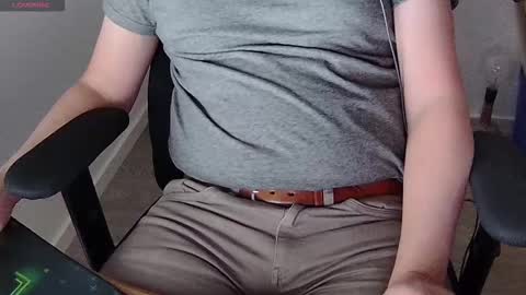 Snapshot of sneakybill82 chatting on 11.21.25 Sneakybill online show from 11.21.25