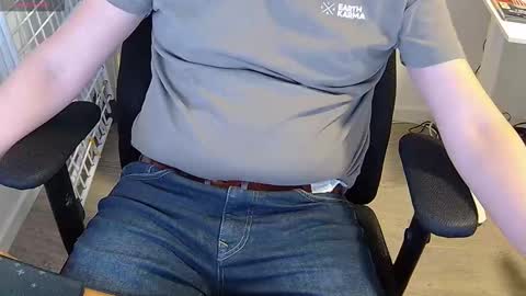 Snapshot of sneakybill82 chatting on 01.13.26 Sneakybill online show from 01.13.26