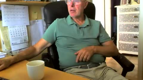 Snapshot of snickarn335731 chatting on 09.15.25 snickarn335731 online show from 09.15.25