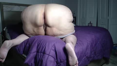 Snapshot of snoqueen954321 chatting on 01.08.25 Snoqueen online show from 01.08.25