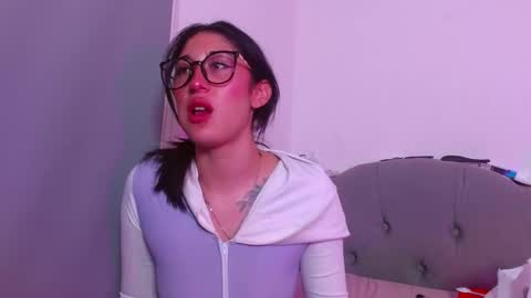 IG     OF red moonn online show from 10.12.25