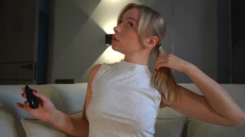 Snapshot of snow_is_falling chatting on 01.23.25 Candice Snow online show from 01.23.25