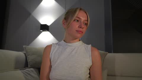 Snapshot of snow_is_falling chatting on 01.23.25 Candice Snow online show from 01.23.25