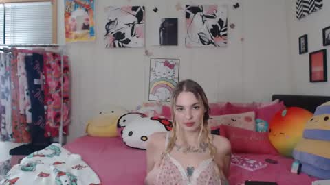 Snapshot of snow_money chatting on 02.01.25 snow_money online show from 02.01.25