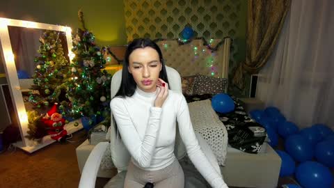 Snapshot of snow_whiteeex chatting on 12.21.24 snow_whiteeex online show from 12.21.24