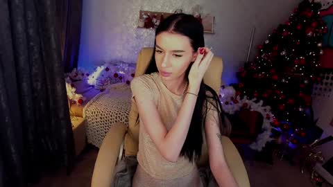 Snapshot of snow_whiteeex chatting on 12.31.24 snow_whiteeex online show from 12.31.24