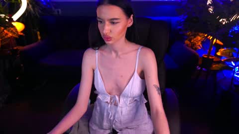 Snapshot of snow_whiteeex chatting on 01.16.25 snow_whiteeex online show from 01.16.25