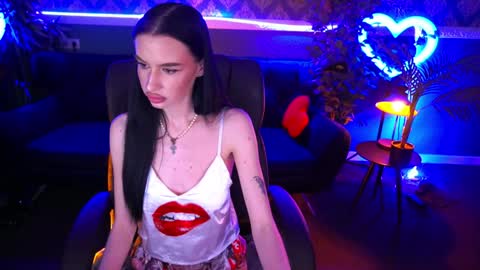 Snapshot of snow_whiteeex chatting on 02.02.25 snow_whiteeex online show from 02.02.25