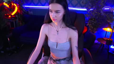 Snapshot of snow_whiteeex chatting on 02.04.25 snow_whiteeex online show from 02.04.25