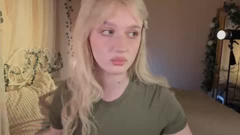 Snapshot of snowflakeskitty chatting on 07.24.26 Ellie online show from 07.24.26