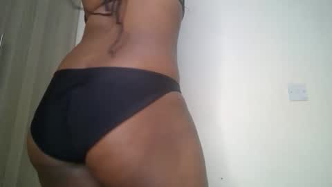 snowfox254 online show from 10.15.25