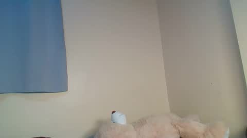 Snowie eyes online show from 12.17.25