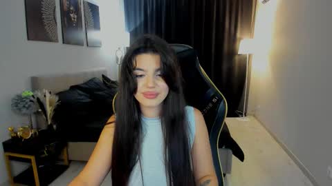 snowingwinter online show from 09.19.25