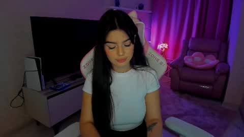 snowingwinter online show from 09.26.25