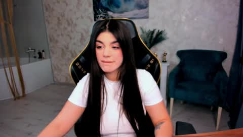 Snapshot of snowingwinter chatting on 02.20.26 snowingwinter online show from 02.20.26