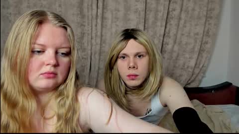 Snapshot of snowwgirll chatting on 02.16.26 Snowwgirlls online show from 02.16.26