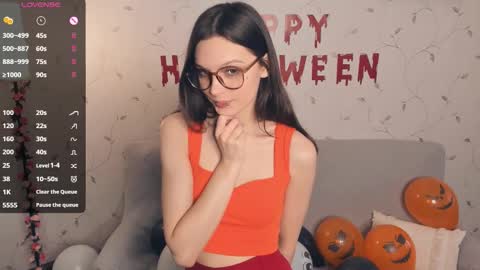 Snapshot of so__sweet chatting on 10.27.25 Alice - Birthday Girl online show from 10.27.25