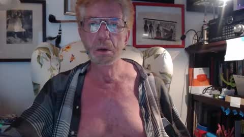 ImYourBitch online show from 11.17.25