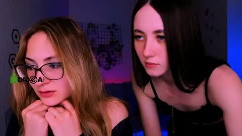 Snapshot of so_hot_rosalie chatting on 04.29.26 so_hot_rosalie online show from 04.29.26