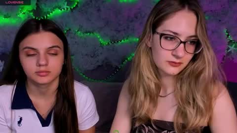 Snapshot of so_hot_rosalie chatting on 05.22.26 so_hot_rosalie online show from 05.22.26