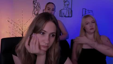 Snapshot of so_hot_rosalie chatting on 07.16.26 so_hot_rosalie online show from 07.16.26