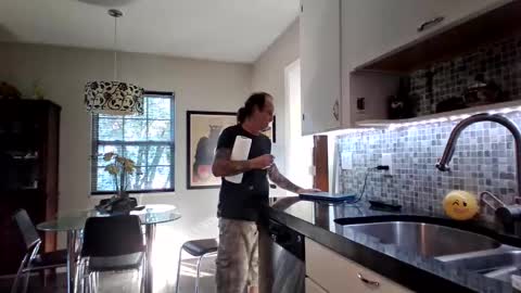 Snapshot of sofaking9 chatting on 01.04.25 MicroAngelo online show from 01.04.25