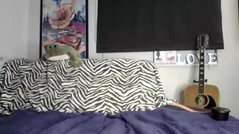 Snapshot of sofaking9 chatting on 11.01.25 MicroAngelo online show from 11.01.25