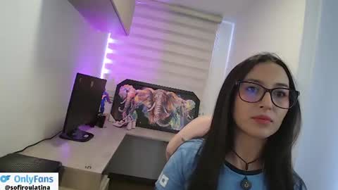 Snapshot of soffi_rousel_ chatting on 06.18.26 soffi_rousel_ online show from 06.18.26
