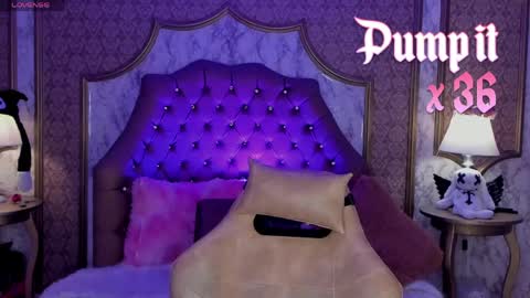 Snapshot of soffiqueen chatting on 04.16.26 Schedule 1400 - 2100 gtm-5 online show from 04.16.26
