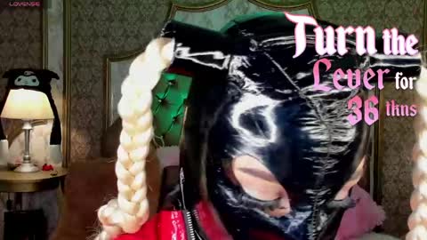 Snapshot of soffiqueen chatting on 05.22.26 Schedule 1400 - 2100 gtm-5 online show from 05.22.26