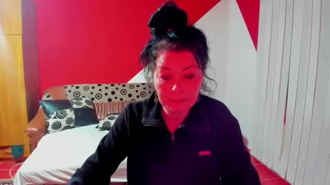 Snapshot of soffy_skye chatting on 11.13.25 Soffy online show from 11.13.25