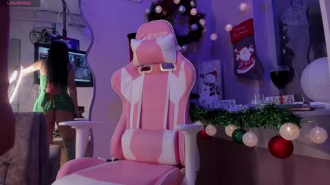 Snapshot of sofhia_turner chatting on 12.09.24 sofhia_turner online show from 12.09.24