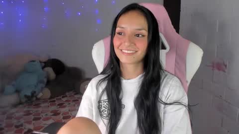 Snapshot of sofi1608 chatting on 10.08.25 sofia online show from 10.08.25