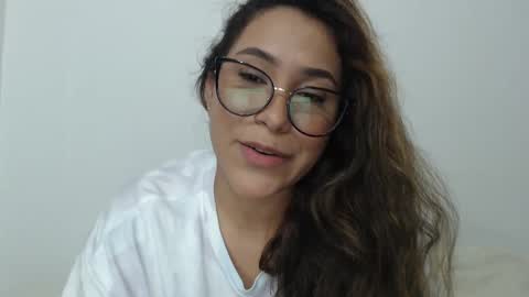 Snapshot of sofi4__ chatting on 02.19.25 sofi online show from 02.19.25