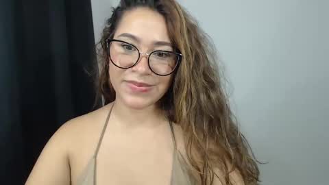 Snapshot of sofi4__ chatting on 02.23.25 sofi online show from 02.23.25