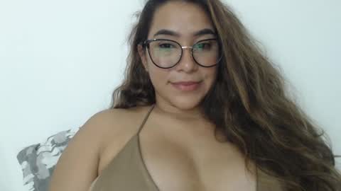 Snapshot of sofi4__ chatting on 03.01.25 sofi online show from 03.01.25
