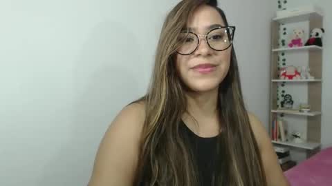 Snapshot of sofi4__ chatting on 03.12.25 sofi online show from 03.12.25