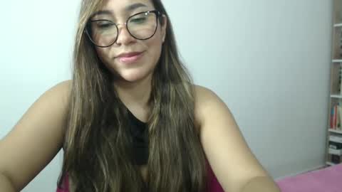 Snapshot of sofi4__ chatting on 03.12.25 sofi online show from 03.12.25