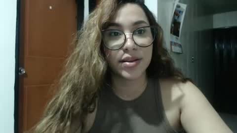 Snapshot of sofi4__ chatting on 09.21.25 sofi online show from 09.21.25