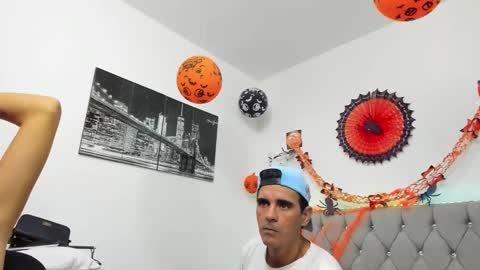 SOFI AND SANTY online show from 11.03.25