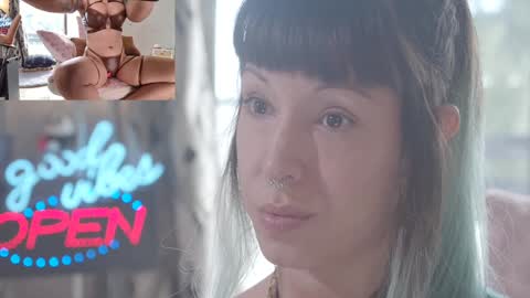 Sofi Mora online show from 10.26.25