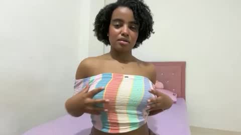 Snapshot of sofi_z chatting on 11.21.25 Sofi online show from 11.21.25