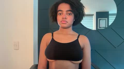 Snapshot of sofi_z chatting on 12.04.25 Sofi online show from 12.04.25