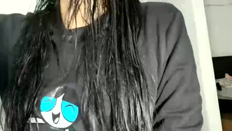 Snapshot of sofia_20_20 chatting on 12.20.25 Sofia online show from 12.20.25