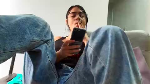 Snapshot of sofia_20_20 chatting on 12.22.25 Sofia online show from 12.22.25