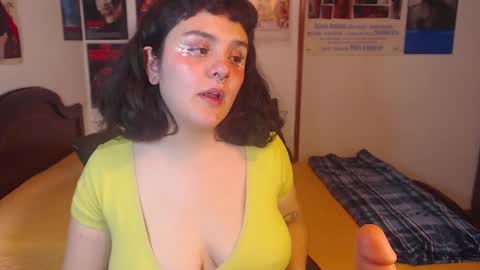 Snapshot of sofia_coolle chatting on 12.13.24 Sofi online show from 12.13.24