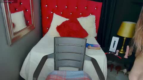 Miss Sofi online show from 11.08.25